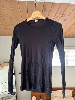 Splendid Black Long Sleeve Crewneck Tee